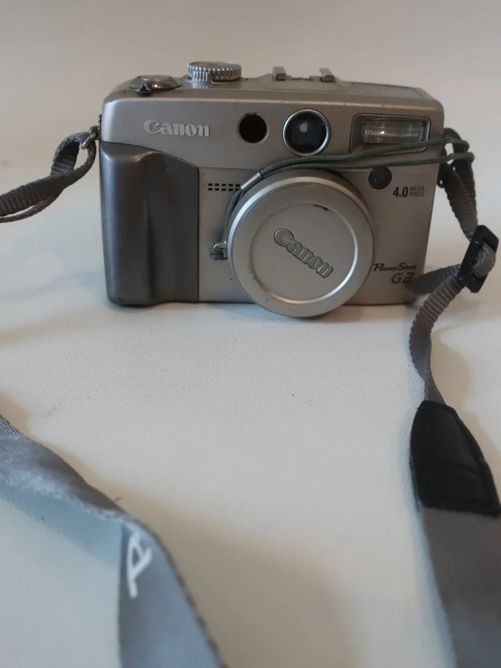 Mens Womens Canon PC1015 4.0 Megapixel Powershot G2 Camera
